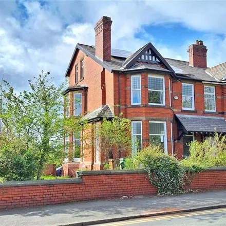 Buy this 5 bed duplex on Clarence Avenue in Chadderton, OL8 4BU