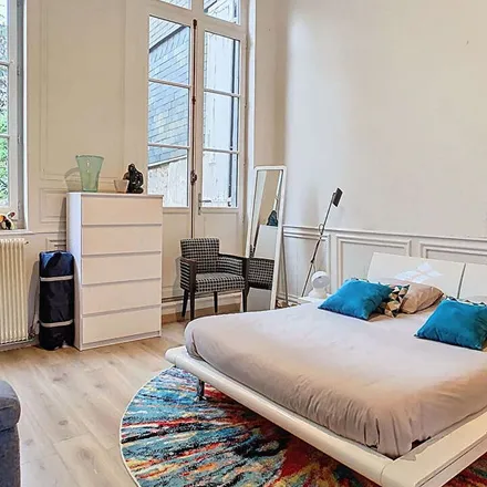 Rent this 3 bed apartment on 2 Place du General de Gaulle in 76000 Rouen, France