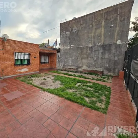 Buy this 3 bed house on Pola 1866 in Partido de Morón, 1708 Morón