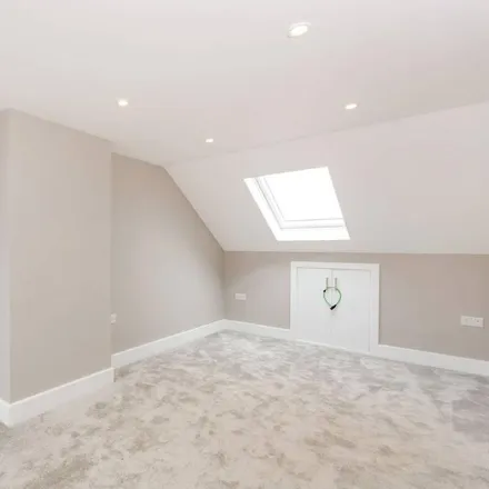 Image 4 - Granville Road, London, SW19 1LR, United Kingdom - House for rent