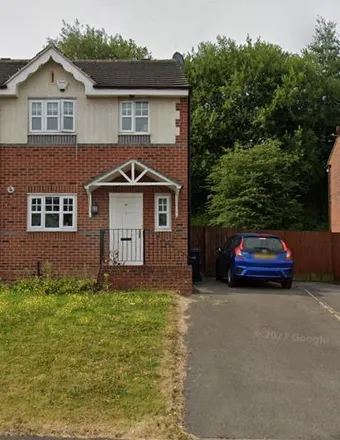 Rent this 3 bed duplex on Wharfdale Close in Leeds, LS12 2JB
