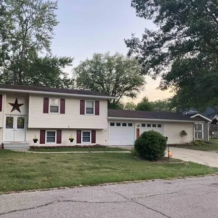 Buy this 4 bed house on 314 McCarroll Drive in Ottumwa, IA 52501