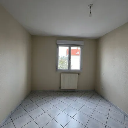 Image 7 - Quai de Pincourt, 42300 Roanne, France - Apartment for rent