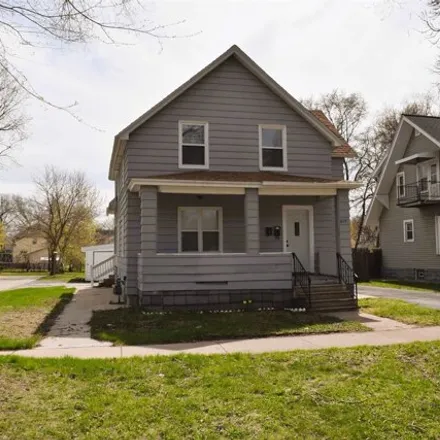 Buy this studio house on 779 Elmore Street in Green Bay, WI 54303