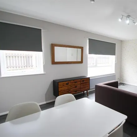Rent this 4 bed apartment on Westfield Terrace in Leeds, LS3 1DL