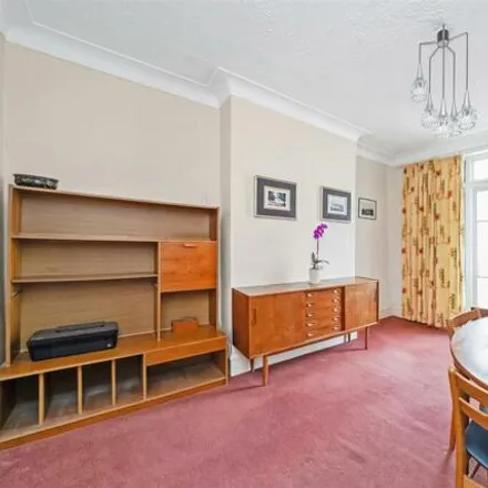 Image 4 - 71 Woodberry Way, London, E4 7DY, United Kingdom - Duplex for sale