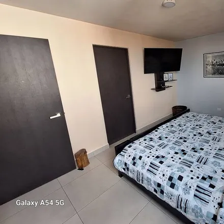 Rent this 3 bed apartment on Cantón San Pablo