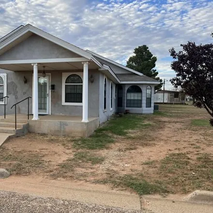 Buy this 3 bed house on 562 South 7th Street in Lamesa, TX 79331