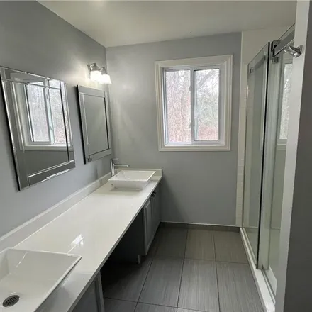 Image 2 - 3808 Autumnwood Street, Ottawa, ON K1T 2R2, Canada - Apartment for rent