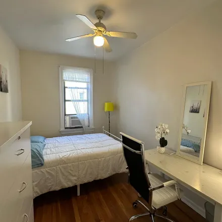 Rent this 1 bed room on Saint Joseph's Roman Catholic Church in 43rd Street, New York