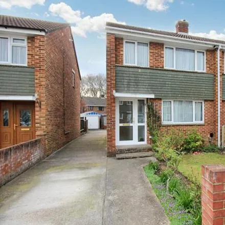 Buy this 3 bed duplex on Dyserth Close in Southampton, SO19 9HU