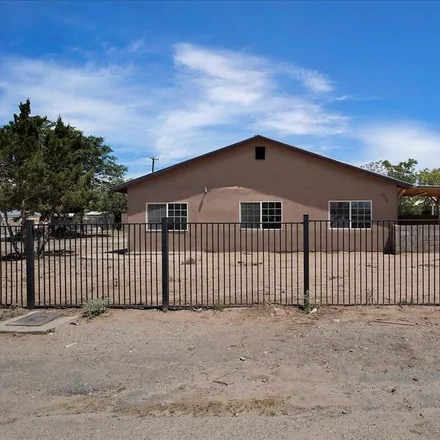 Image 2 - 601 Heather Lane Southwest, South Valley, NM 87105, USA - House for sale