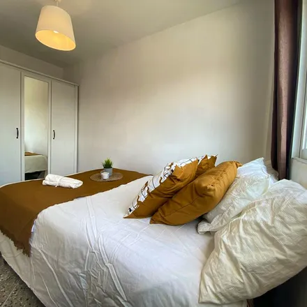 Rent this 1 bed apartment on Carrer de Ramiro de Maeztu in 26, 46023 Valencia