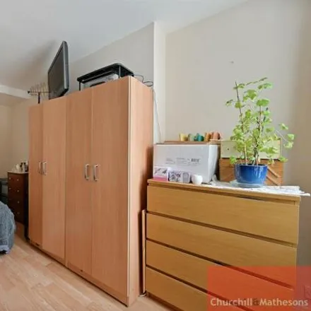 Image 5 - Manor Park Road, London, NW10 4JT, United Kingdom - Apartment for sale