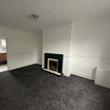 Rent this 2 bed townhouse on Avenue Road in Sutton, DN6 0BG