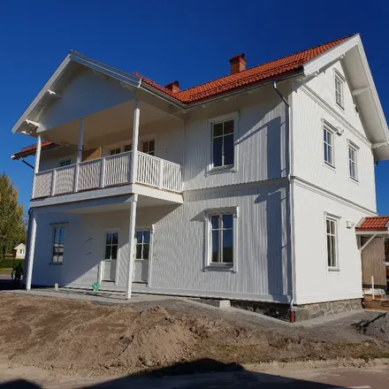 Rent this 4 bed apartment on Höglunda in Emterudsvägen 1, 673 31 Charlottenberg