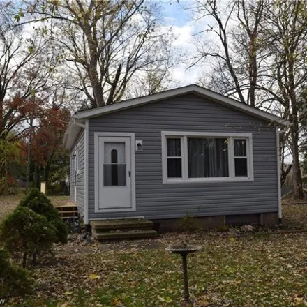 Image 1 - 399 Townsend Avenue, New Franklin, OH 44319, USA - House for sale