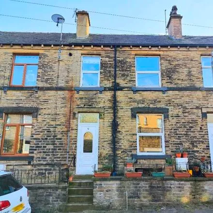 Buy this 3 bed townhouse on Well Close Street in Brighouse, HD6 1DX