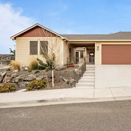 Buy this 4 bed house on West 36th Place in Kennewick, WA 99338