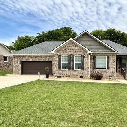 Buy this 4 bed house on 1033 Green Circle in Lewisburg, TN 37091