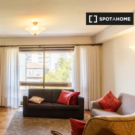 Rent this 3 bed apartment on Puro Charme in Rua do Campo Alegre, 4150-344 Porto