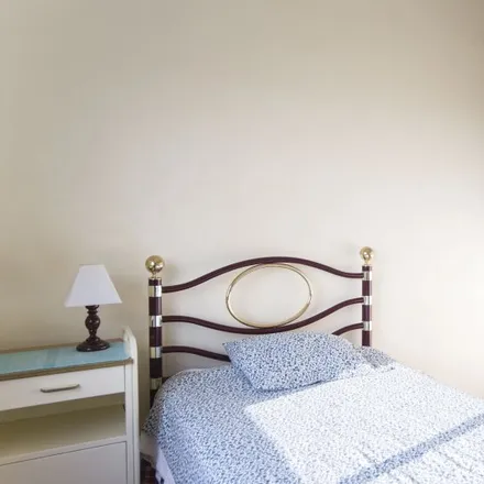 Rent this 6 bed apartment on Circular Sul do Bairro da Encarnação 30 in 1800-364 Lisbon, Portugal