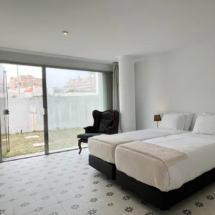 Rent this 8 bed room on Rua de Viana de Lima in 4150-485 Porto, Portugal
