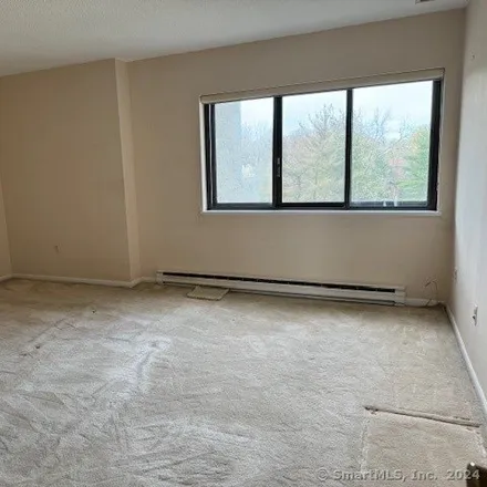 Image 9 - The Inwood, 3200 Park Avenue, Toilsome Hill, Bridgeport, CT 06604, USA - Condo for sale