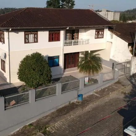 Buy this 8 bed house on Rua Bertha Müller 121 in Salto do Norte, Blumenau - SC