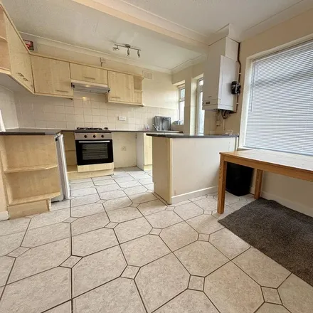 Rent this 3 bed townhouse on 81 Grindleford Road in Perry Beeches, B42 2SQ