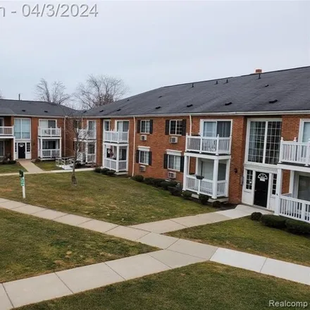 Rent this 3 bed condo on 2400B Parmenter Boulevard in Royal Oak, MI 48073