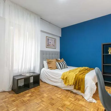 Image 5 - Madrid, Infantil y Polideportivo, Pasaje Can Mayor, 28007 Madrid - Apartment for rent