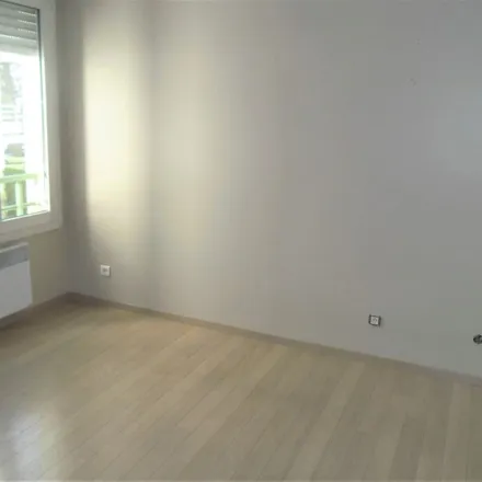 Rent this 3 bed apartment on 82 Rue Saint-Sauveur in 59800 Lille, France