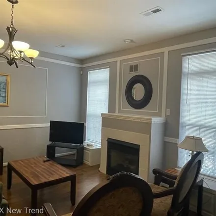 Image 2 - 10299 West Midway Court, Commerce Charter Township, MI 48390, USA - Townhouse for sale
