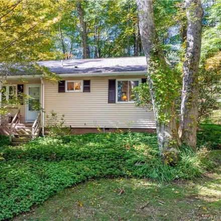 Buy this 2 bed house on 9 Hickory Lane in Pawling, Dutchess County