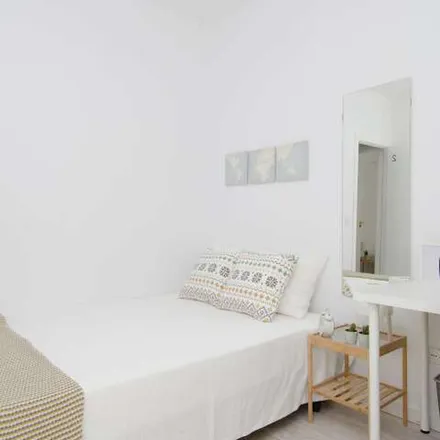 Image 1 - Yelmo Cines Ideal, Calle de Doctor Cortezo, 6, 28012 Madrid, Spain - Apartment for rent