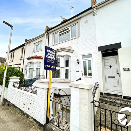 Rent this 3 bed townhouse on Kent Ramgarhia Darbar Sikh Temple in Franklin Road, Gillingham