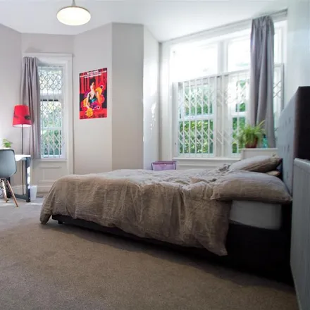 Rent this 1 bed room on 14 Cliff Road Gardens in Leeds, LS6 2EY