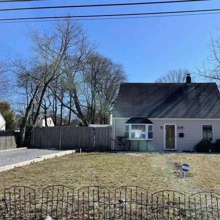 Buy this 4 bed house on 18 Anne Lane in Central Islip, Suffolk County