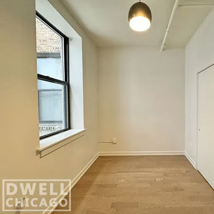 Image 5 - 108 W Chicago Ave, Unit Studio - Apartment for rent