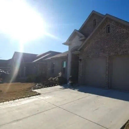 Rent this 4 bed house on Twin Pines Drive in Britton, Grand Prairie