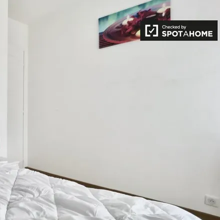 Rent this 3 bed room on 19 Rue des Polyanthas in 93110 Rosny-sous-Bois, France