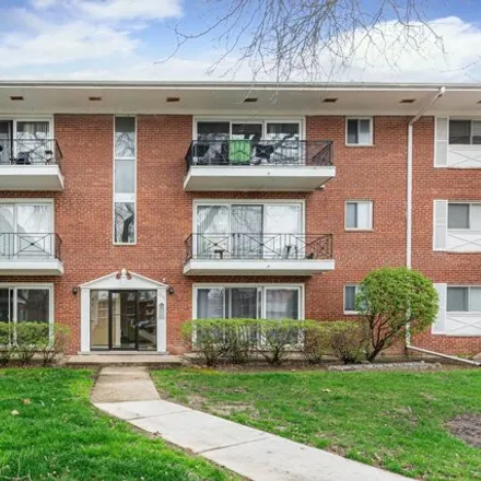 Buy this 1 bed condo on Westmoreland Country Club in 2601 Old Glenview Road, Wilmette