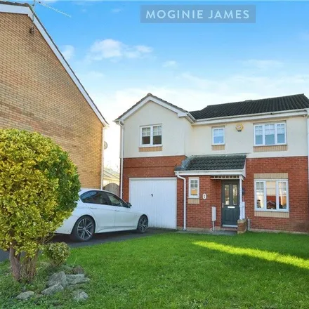 Rent this 3 bed house on Avro Close in Cardiff, CF24 2HN