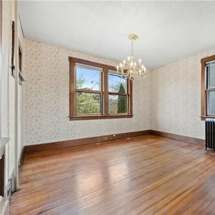 Image 7 - 224 Wood Avenue, New York, NY 10307, USA - House for sale