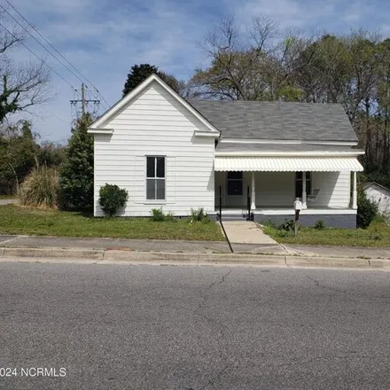 Buy this 3 bed house on 308 Wilmington Street in Hamlet, NC 28345