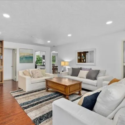 Image 6 - 3526 Ocean View Ave, Los Angeles, California, 90066 - House for sale