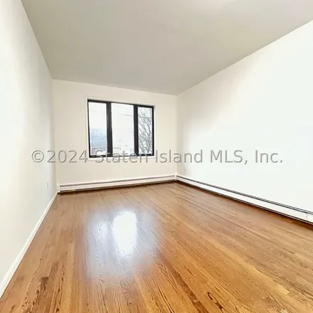 Image 9 - 31 Denton Place, New York, NY 10314, USA - Apartment for rent