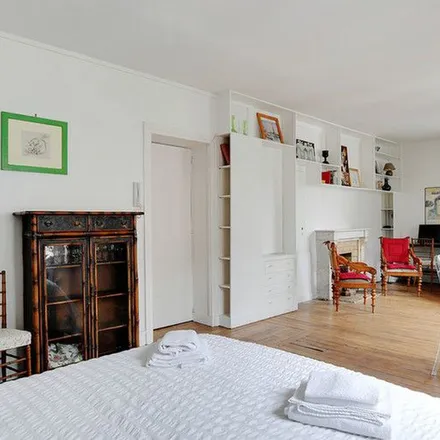 Image 4 - 9 Rue de l'Armée d'Orient, 75018 Paris, France - Apartment for rent