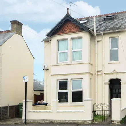 Rent this 5 bed house on Ferndale in 141 Old Road, Oxford